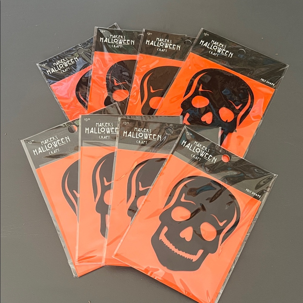 Felt Skull 💀 Pack of 8